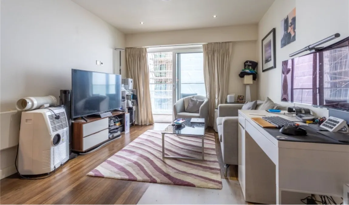 One-bed apartment at East Drive