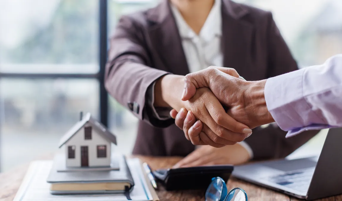 Choose an estate agent with local expertise