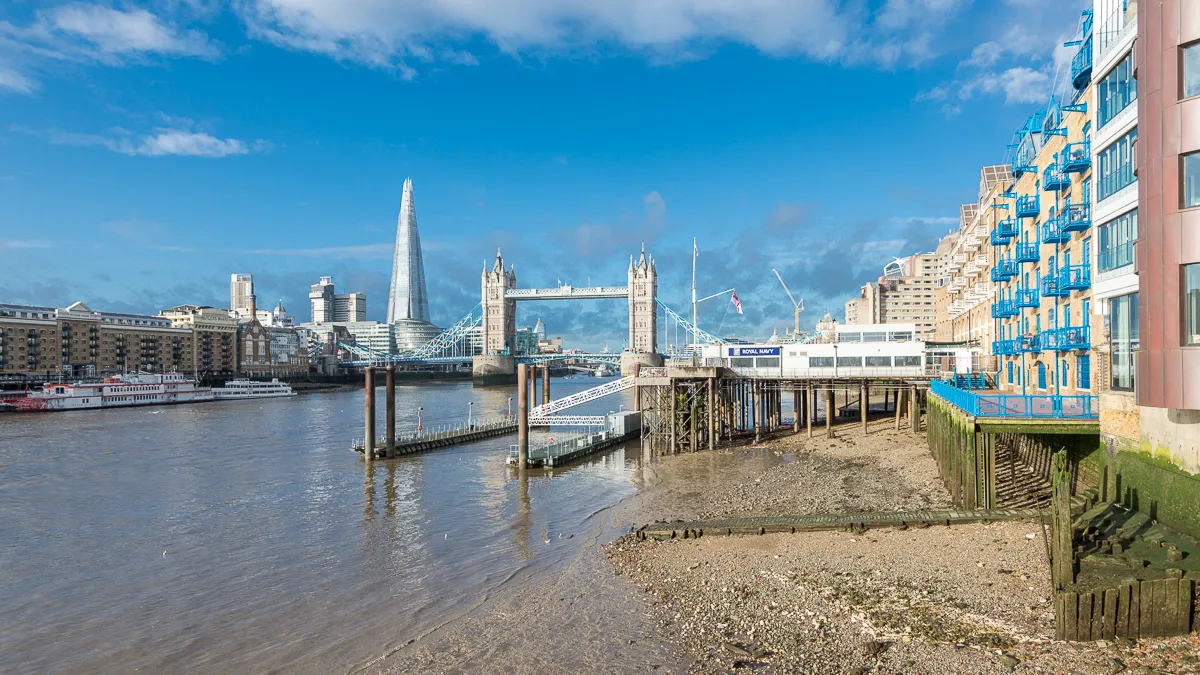 1 tower view apartments 84 st katherine's Way london