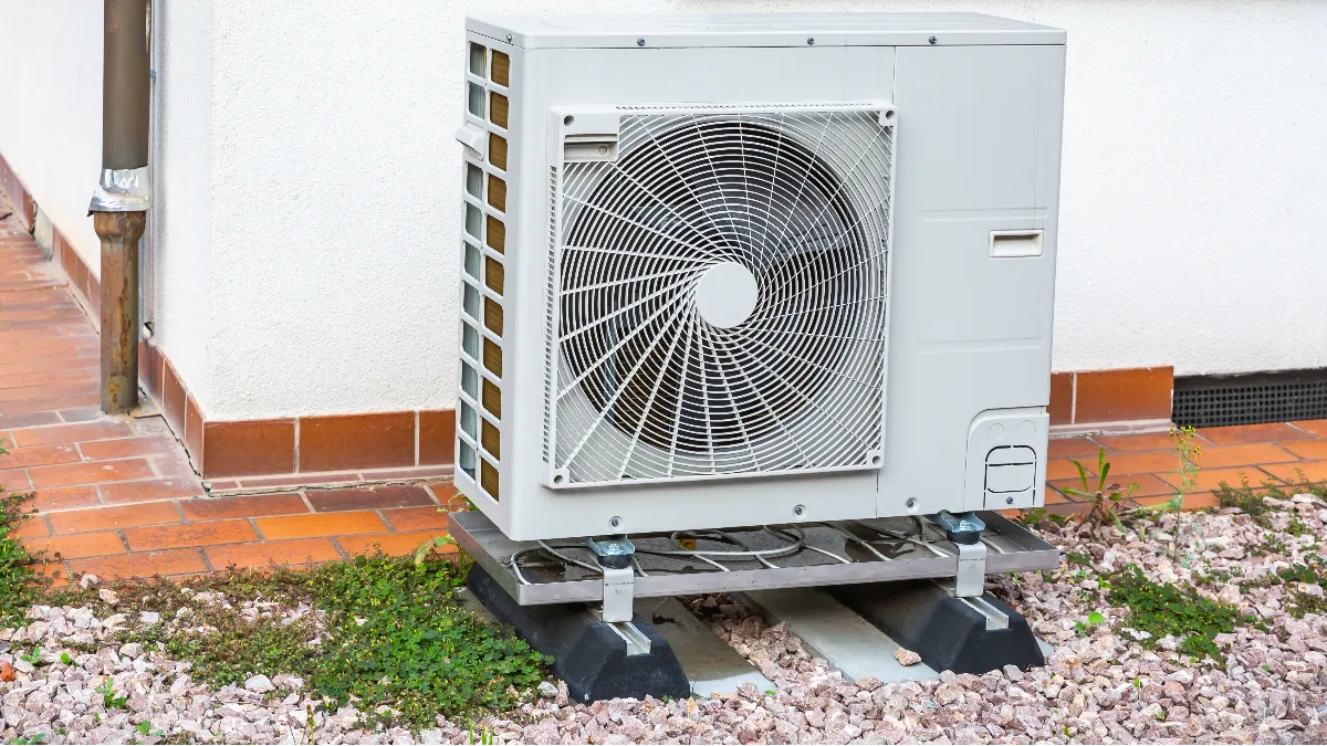 Efficient air source heat pump