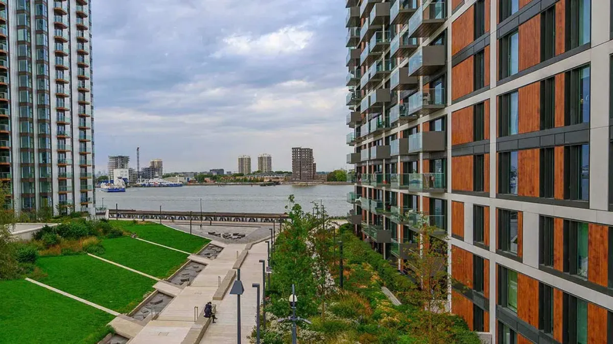Royal Gateway, London