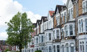 London stays resilient despite an unusual UK price drop